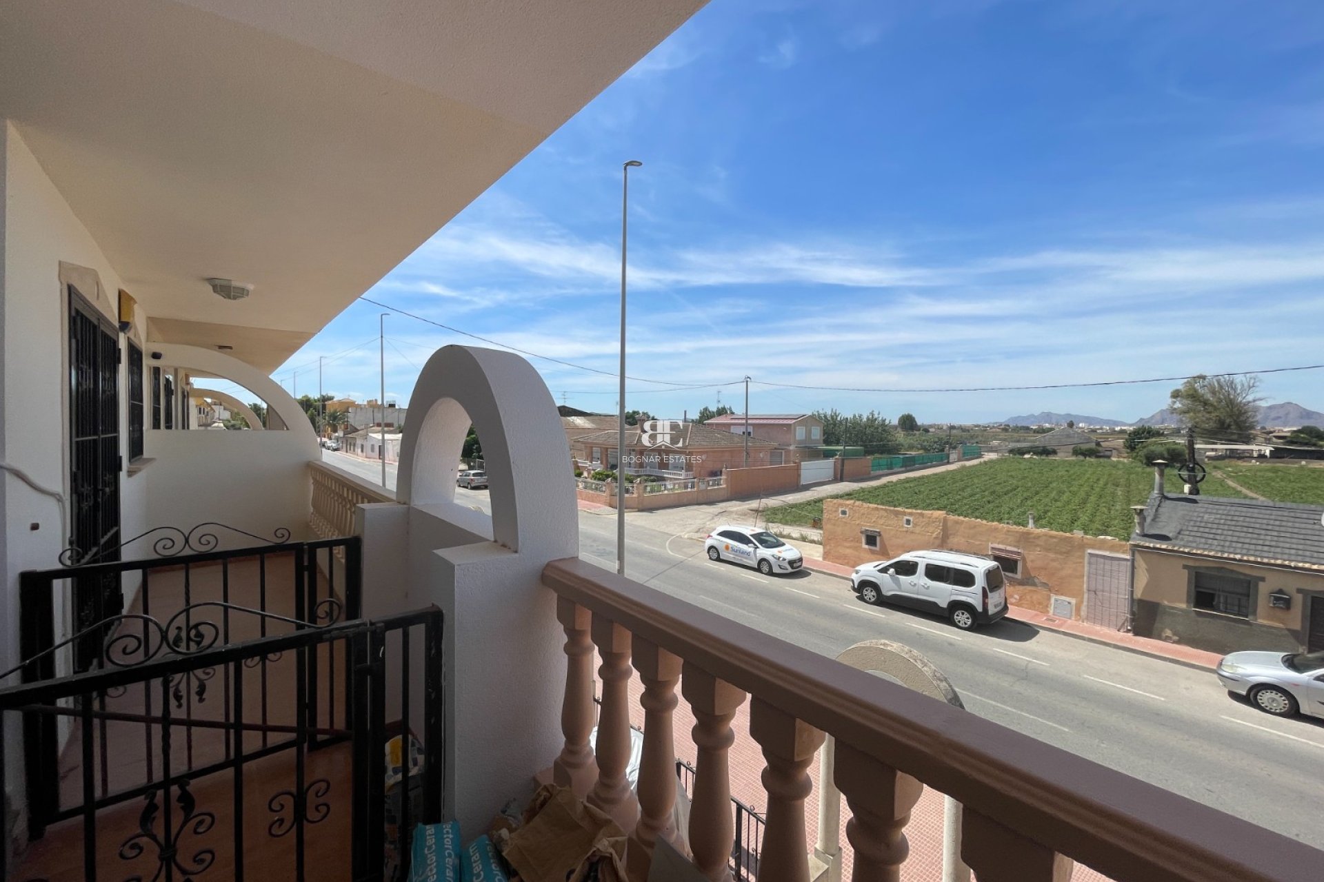 Resale - Townhouse -
Daya Nueva