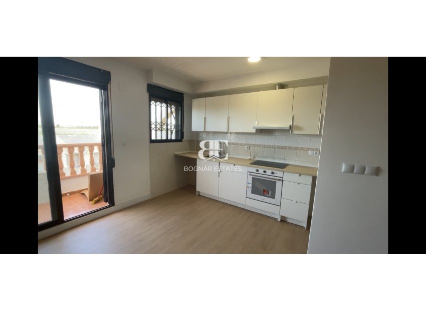 Resale - Townhouse -
Daya Nueva