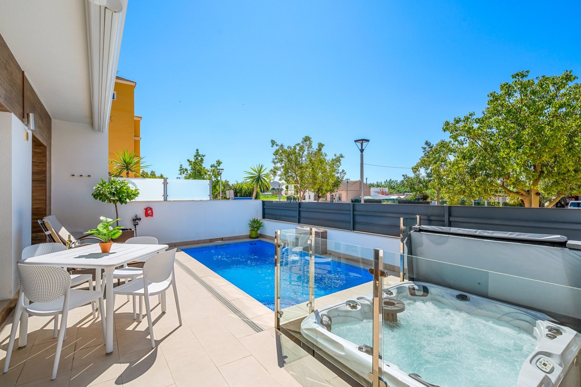Resale - Townhouse -
Formentera del Segura