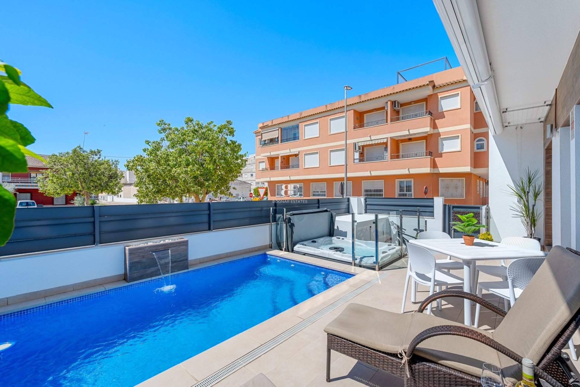 Resale - Townhouse -
Formentera del Segura