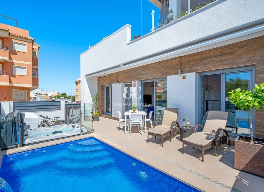 Resale - Townhouse -
Formentera del Segura