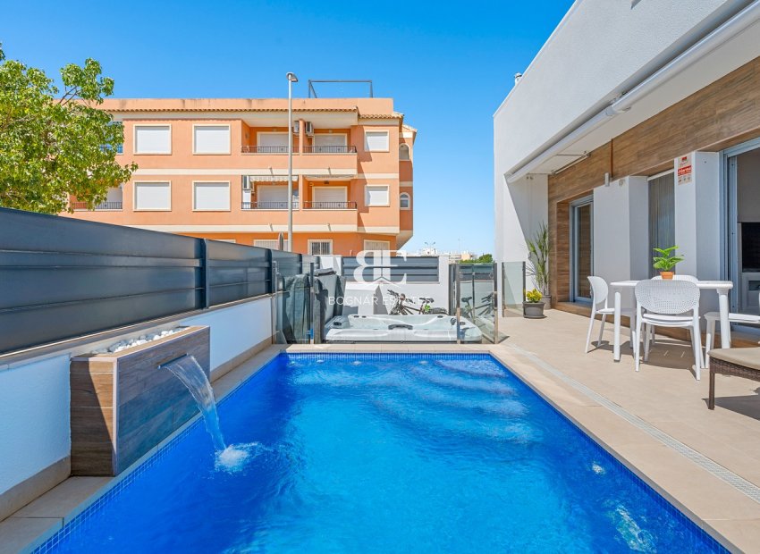 Resale - Townhouse -
Formentera del Segura