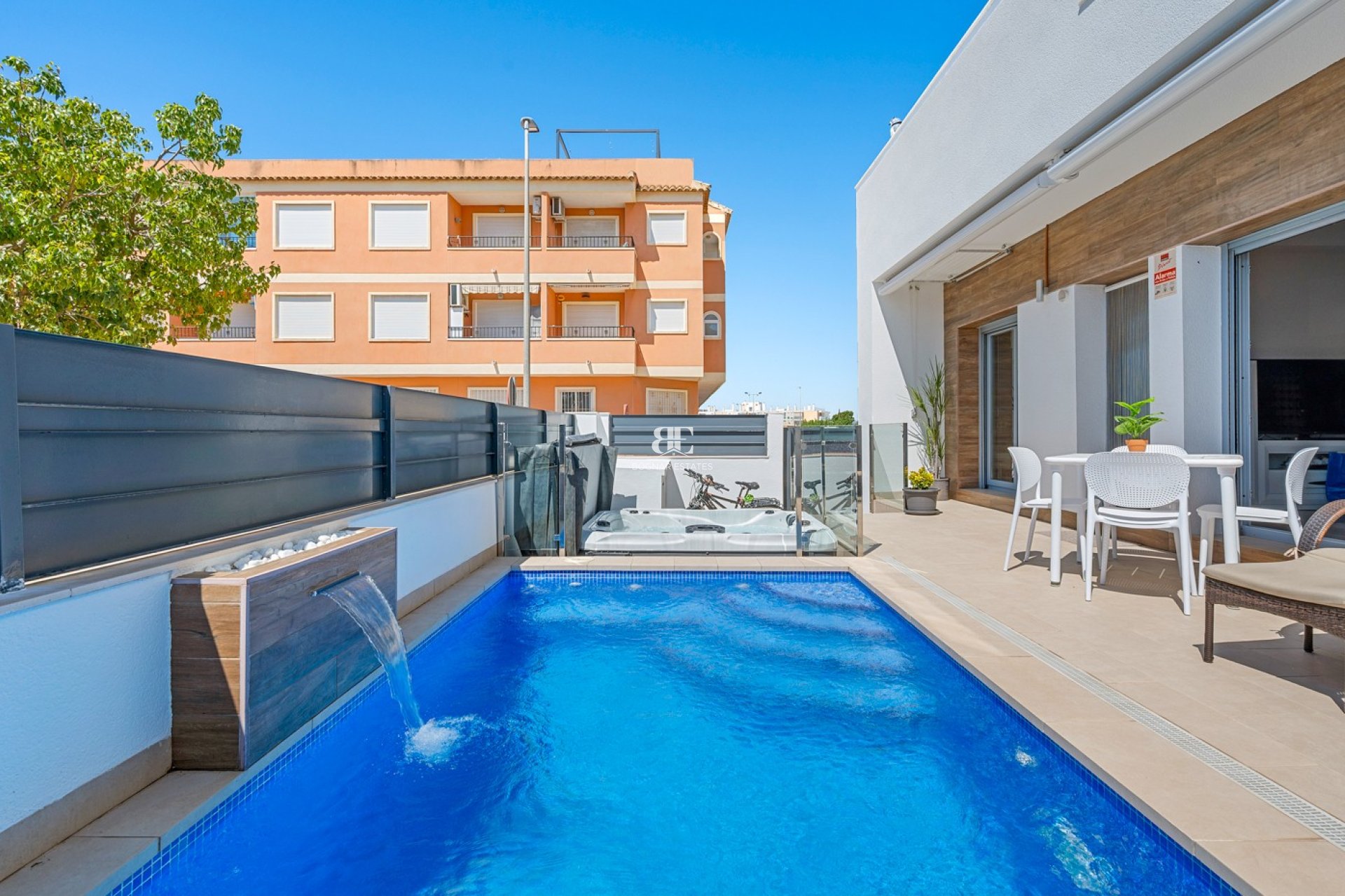 Resale - Townhouse -
Formentera del Segura