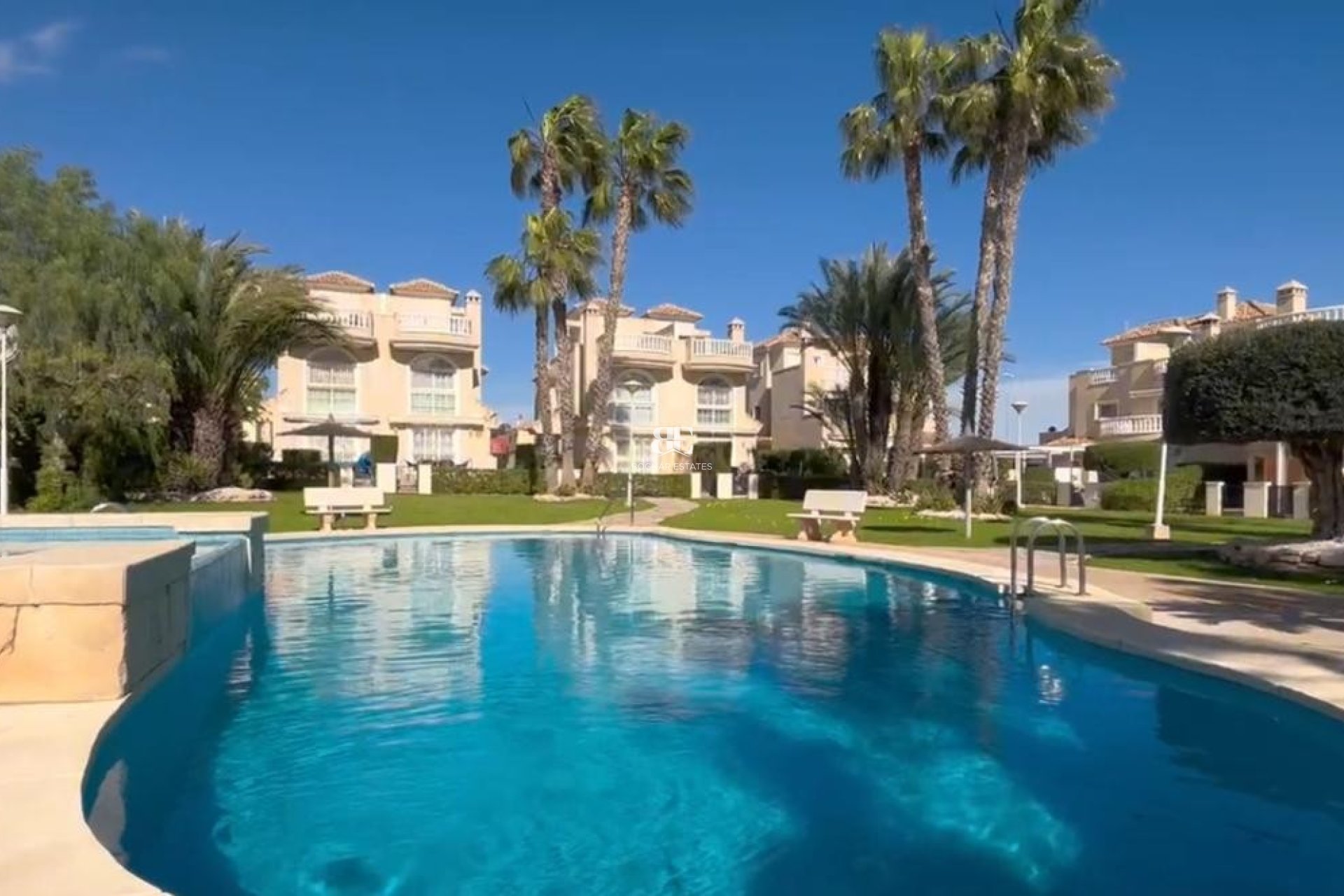 Resale - Townhouse -
Guardamar del Segura - El Raso