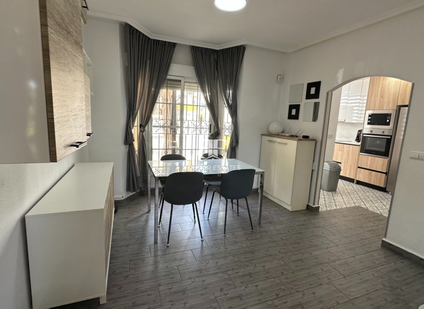 Resale - Townhouse -
Guardamar del Segura - El Raso