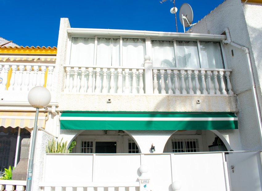 Resale - Townhouse -
Guardamar del Segura - Urbanizaciones