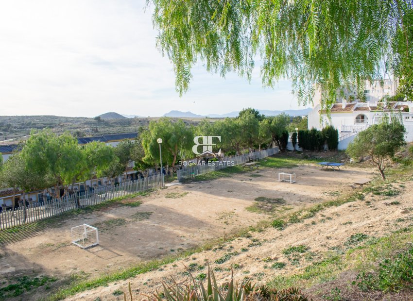 Resale - Townhouse -
Guardamar del Segura - Urbanizaciones