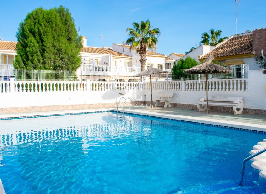Resale - Townhouse -
Guardamar del Segura - Urbanizaciones
