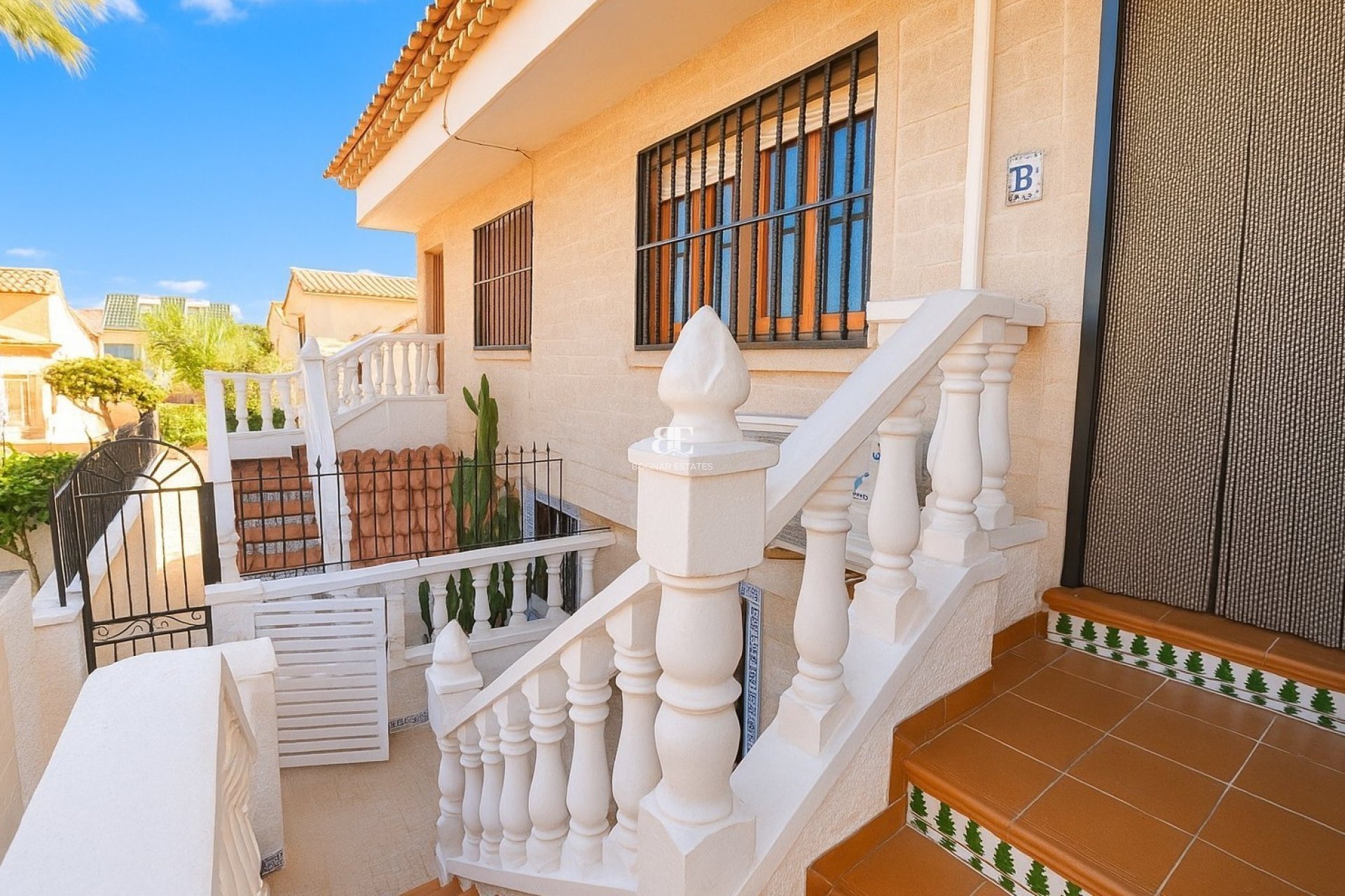 Resale - Townhouse -
La Mata