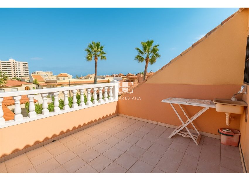 Resale - Townhouse -
La Mata