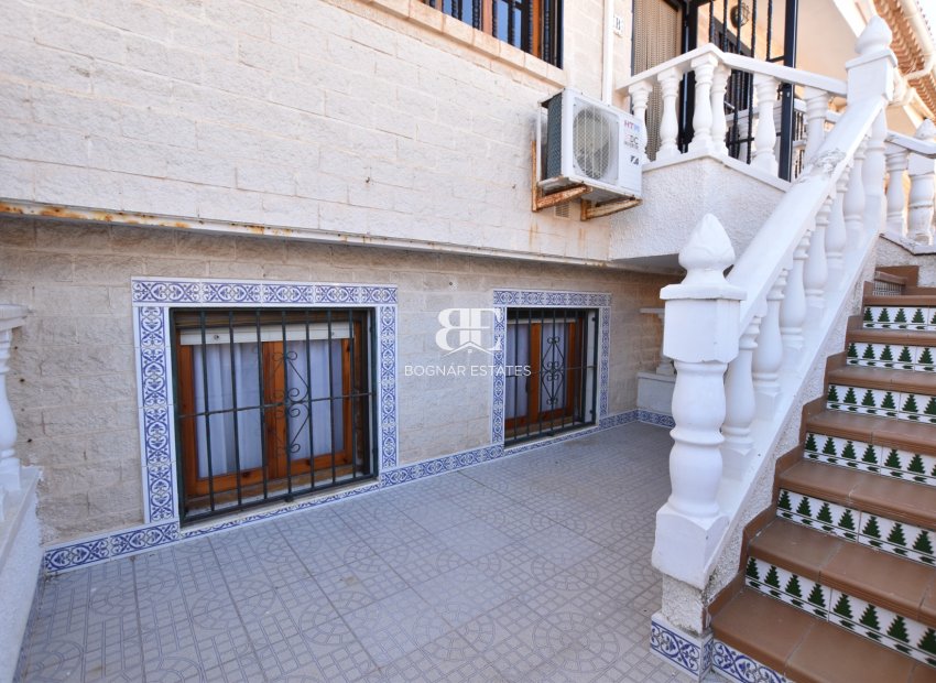 Resale - Townhouse -
La Mata