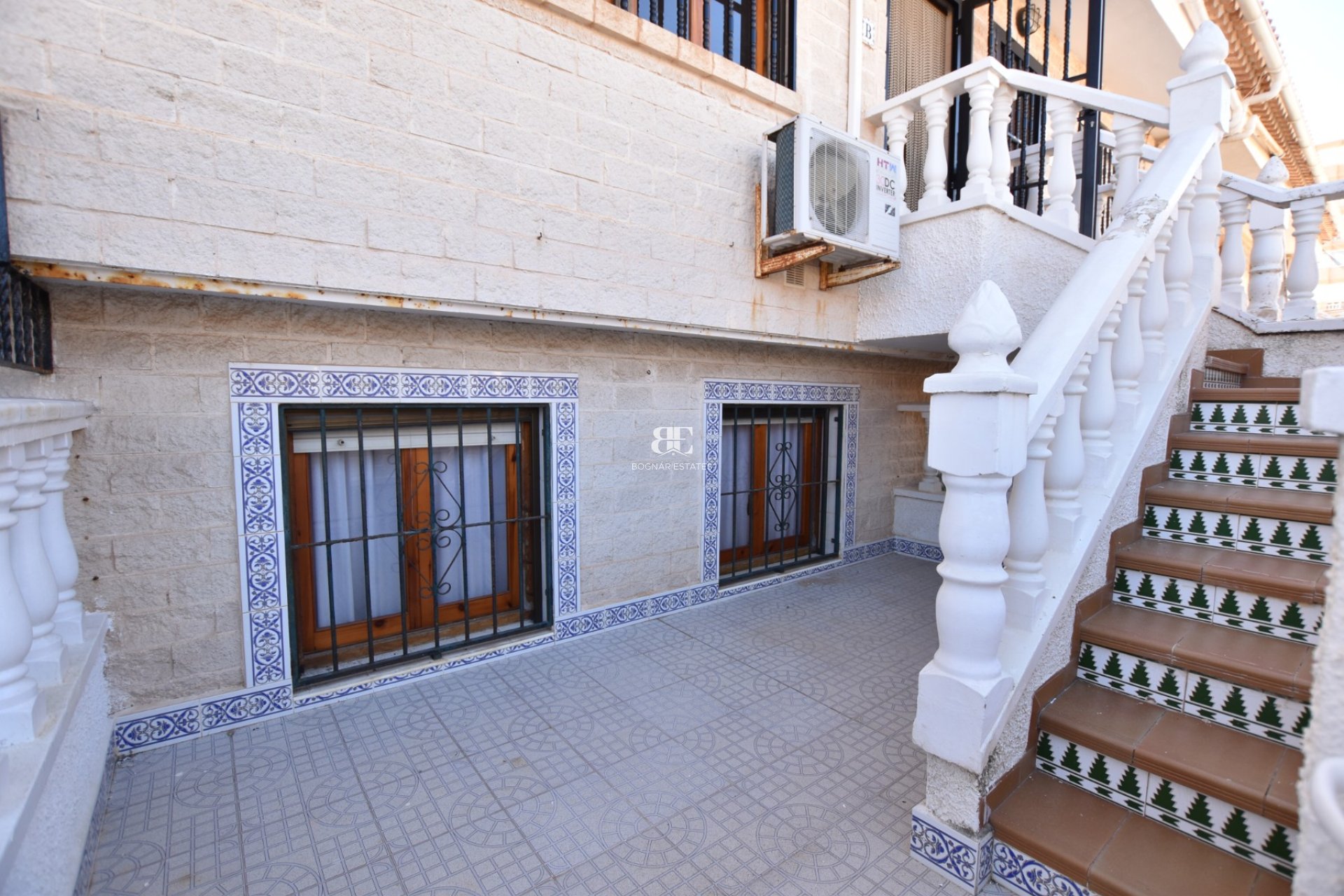 Resale - Townhouse -
La Mata