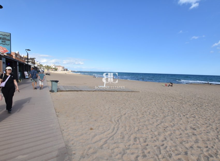 Resale - Townhouse -
La Mata