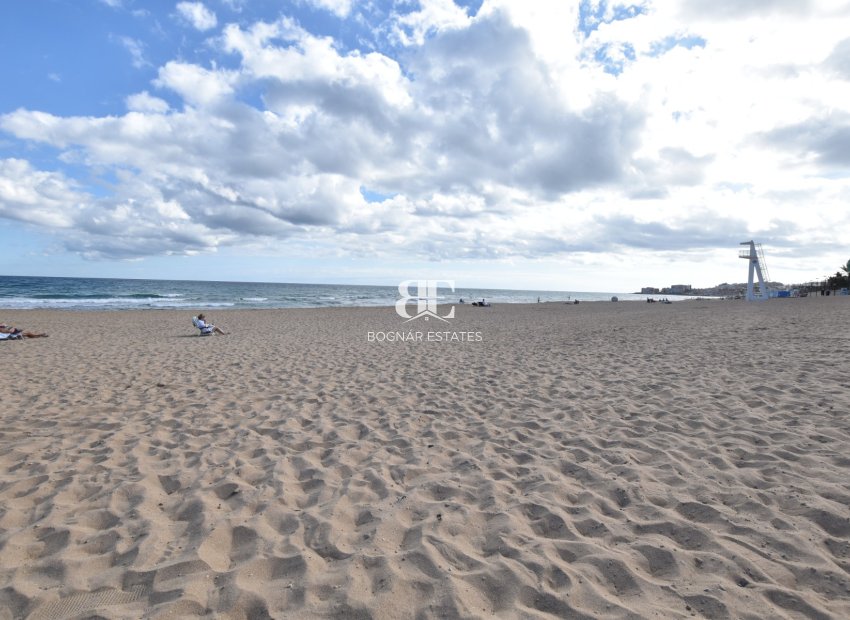 Resale - Townhouse -
La Mata