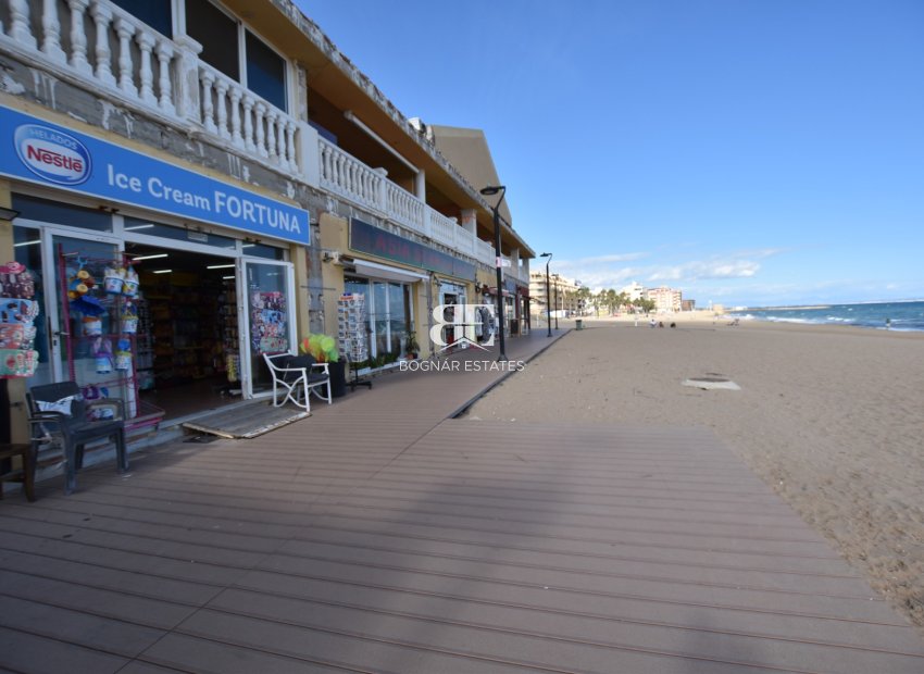 Resale - Townhouse -
La Mata