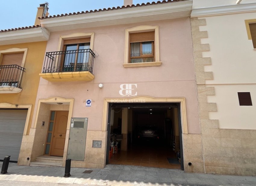 Resale - Townhouse -
La Nucía - town