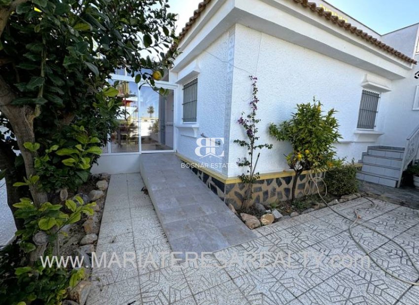 Resale - Townhouse -
Los Alcazares - Urbanisation Oasis
