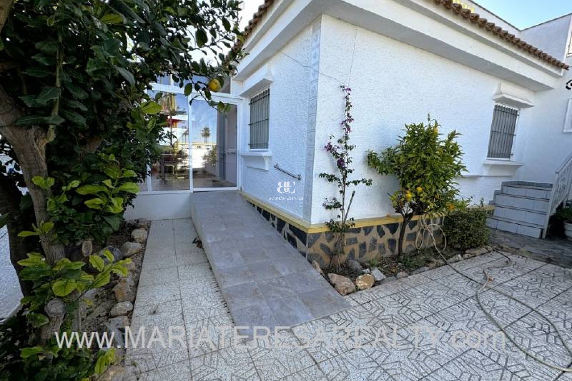 Resale - Townhouse -
Los Alcazares - Urbanisation Oasis