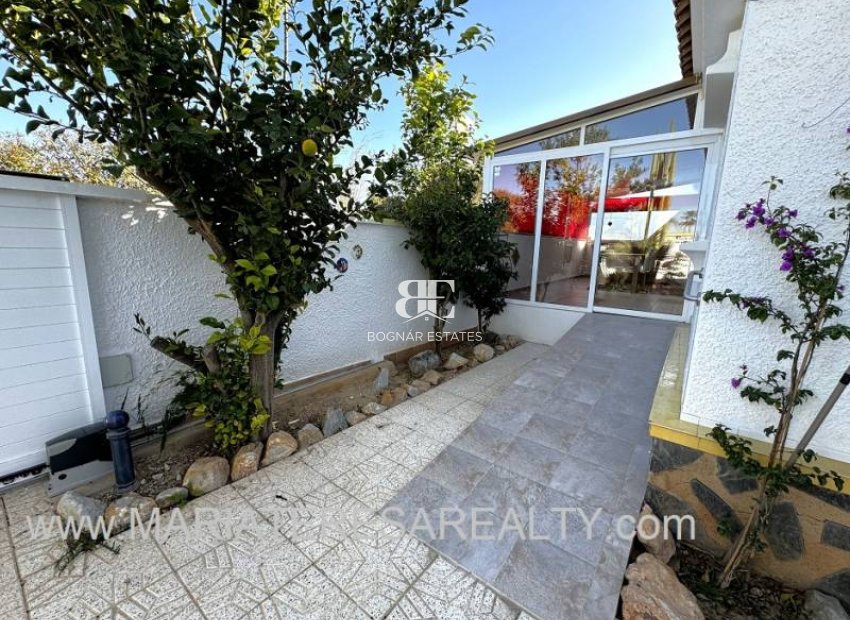 Resale - Townhouse -
Los Alcazares - Urbanisation Oasis