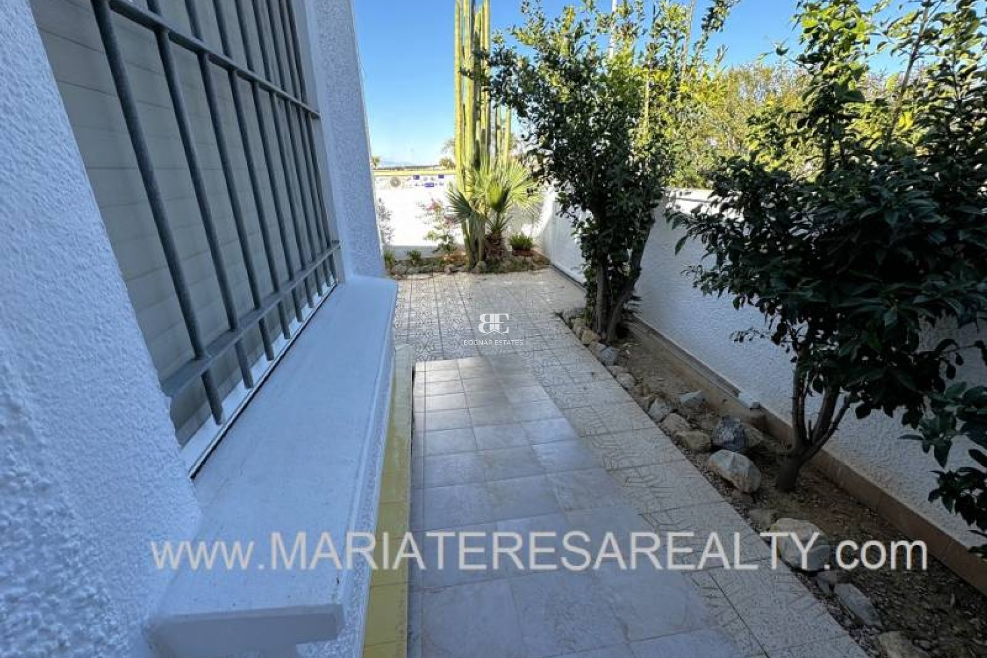Resale - Townhouse -
Los Alcazares - Urbanisation Oasis