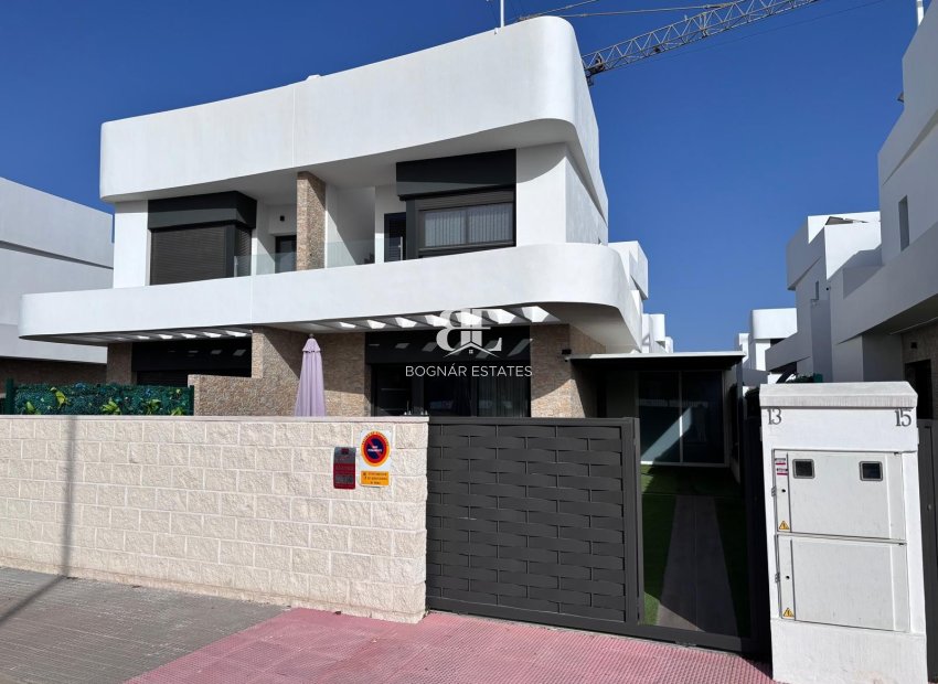 Resale - Townhouse -
Los Montesinos - La Herrada