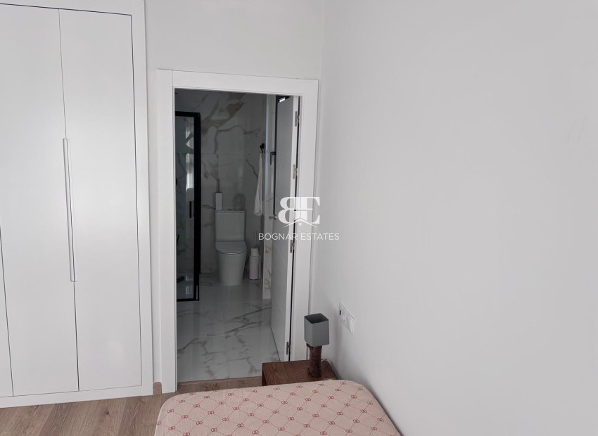 Resale - Townhouse -
Los Montesinos - La Herrada