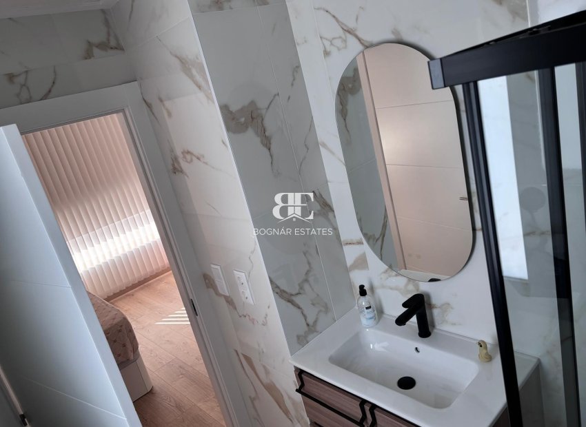 Resale - Townhouse -
Los Montesinos - La Herrada