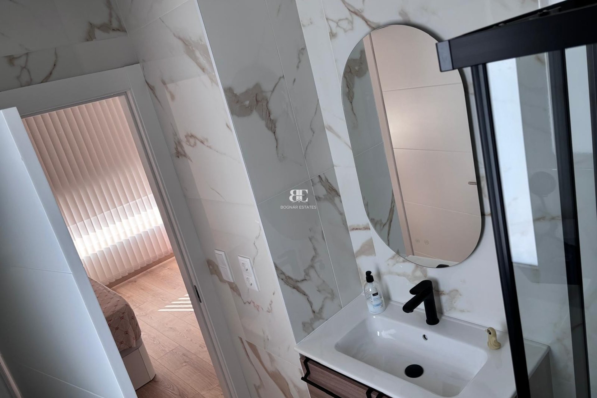 Resale - Townhouse -
Los Montesinos - La Herrada