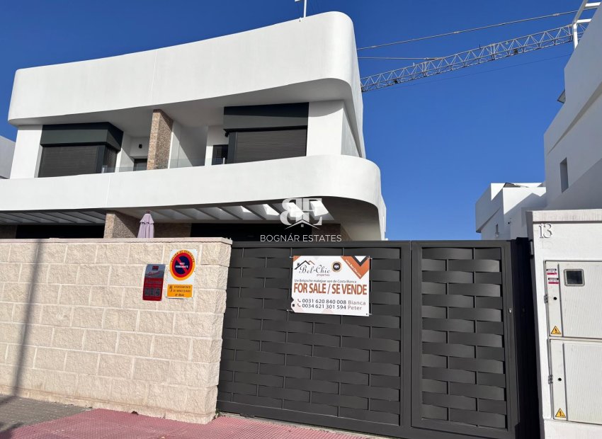 Resale - Townhouse -
Los Montesinos - La Herrada