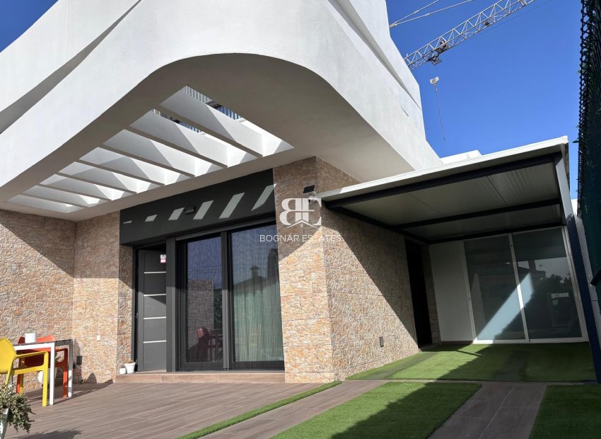 Resale - Townhouse -
Los Montesinos - La Herrada