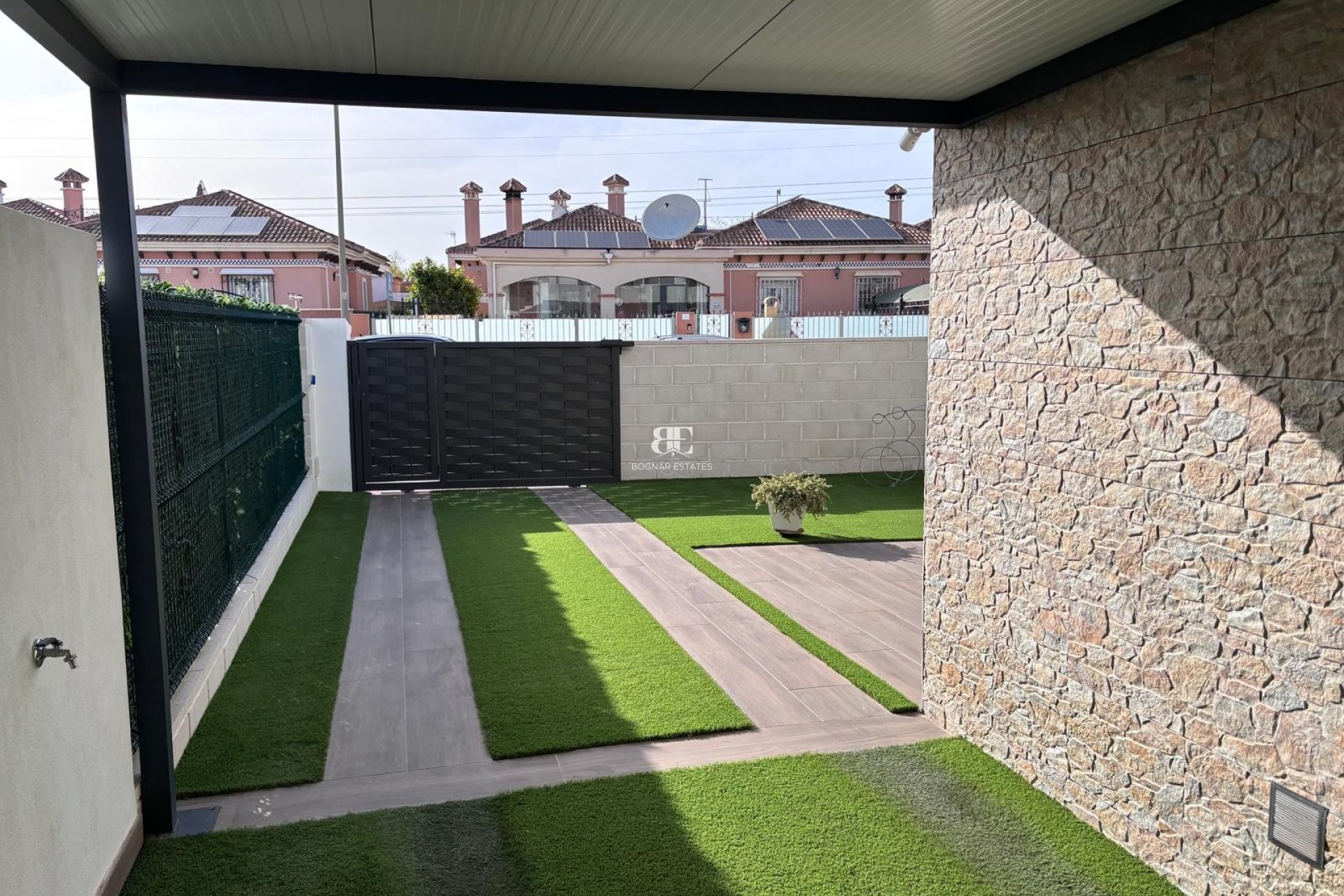 Resale - Townhouse -
Los Montesinos - La Herrada