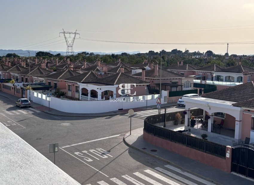 Resale - Townhouse -
Los Montesinos - La Herrada