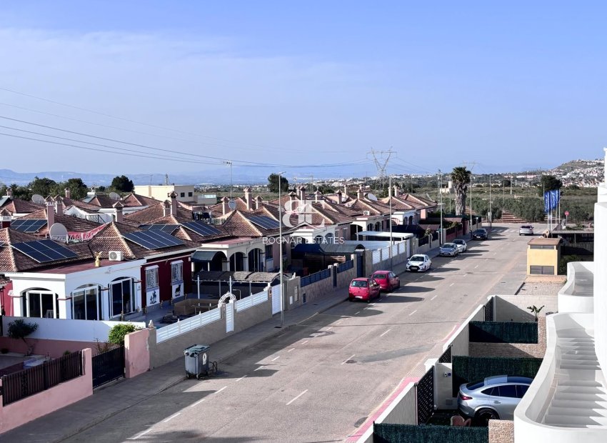 Resale - Townhouse -
Los Montesinos - La Herrada