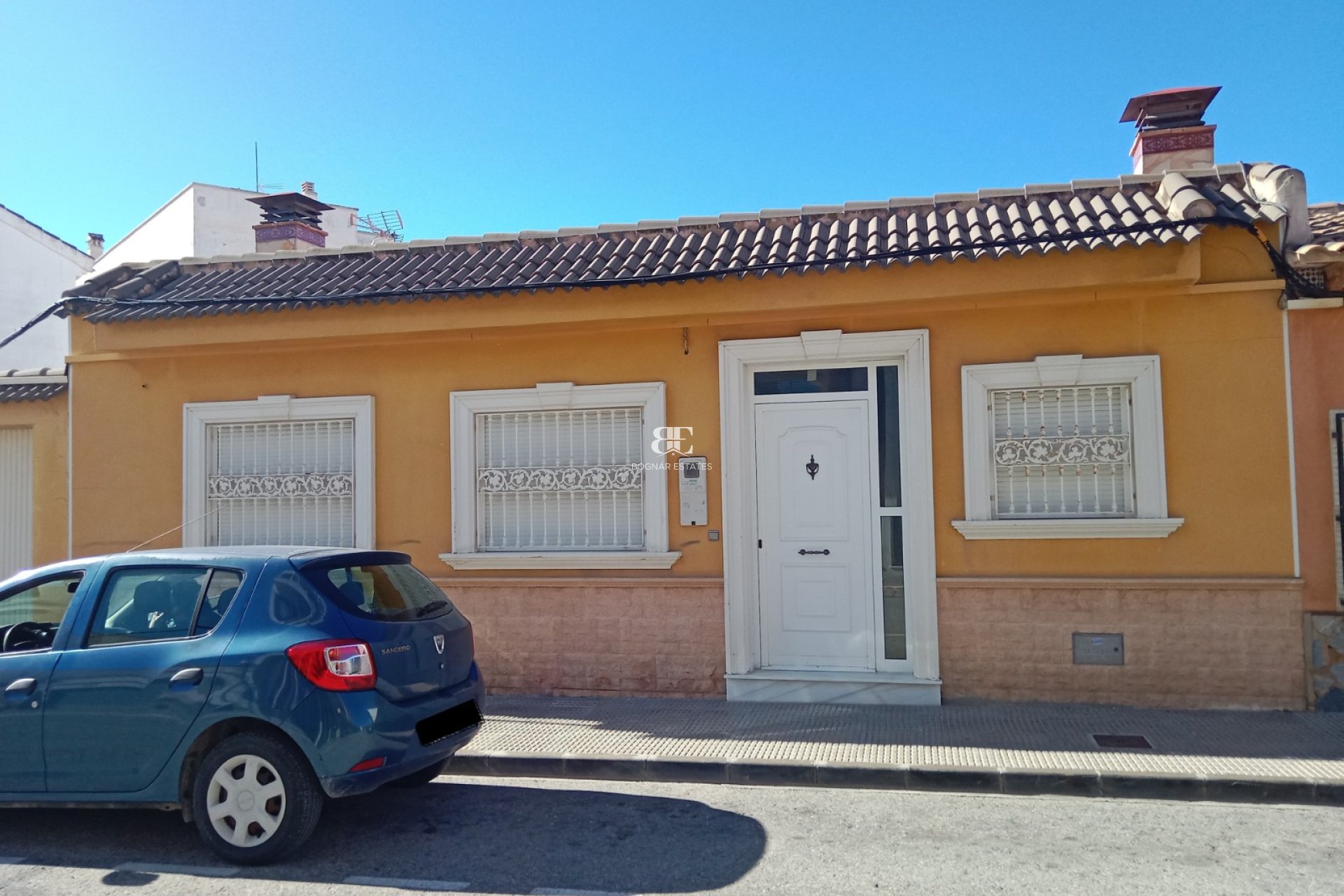 Resale - Townhouse -
Los Montesinos