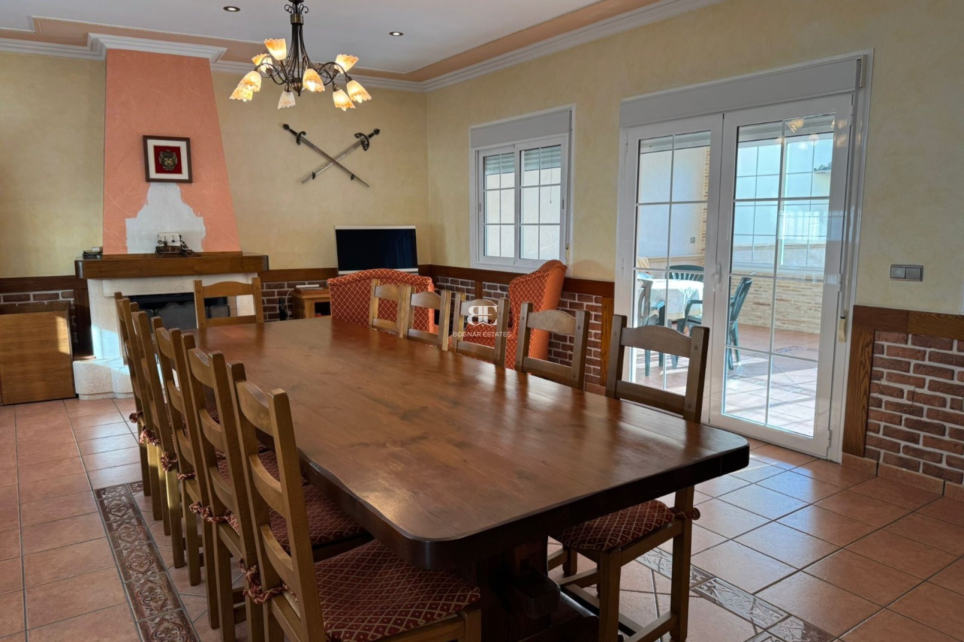 Resale - Townhouse -
Los Montesinos