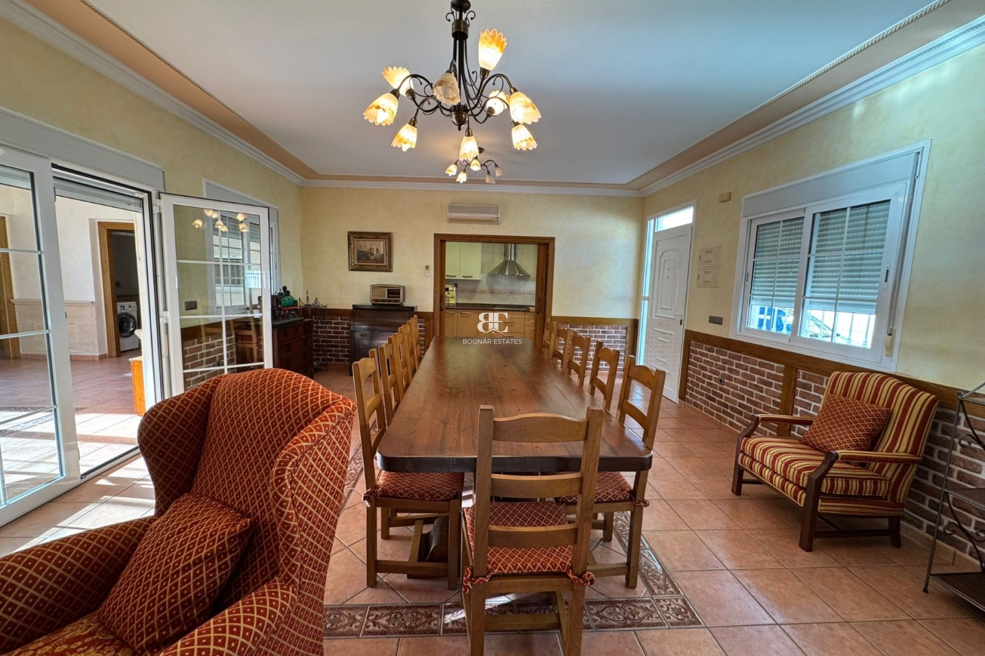 Resale - Townhouse -
Los Montesinos