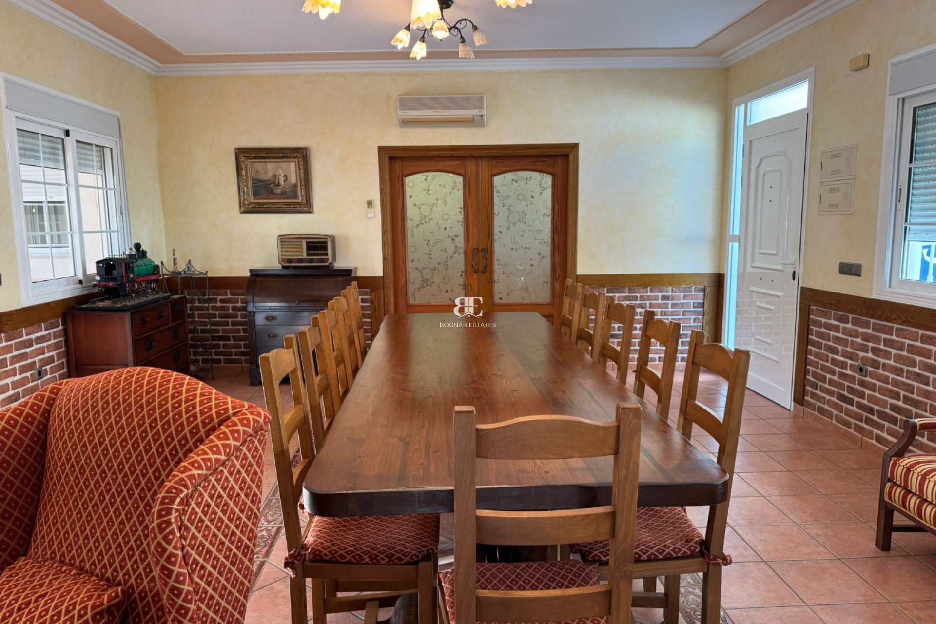 Resale - Townhouse -
Los Montesinos