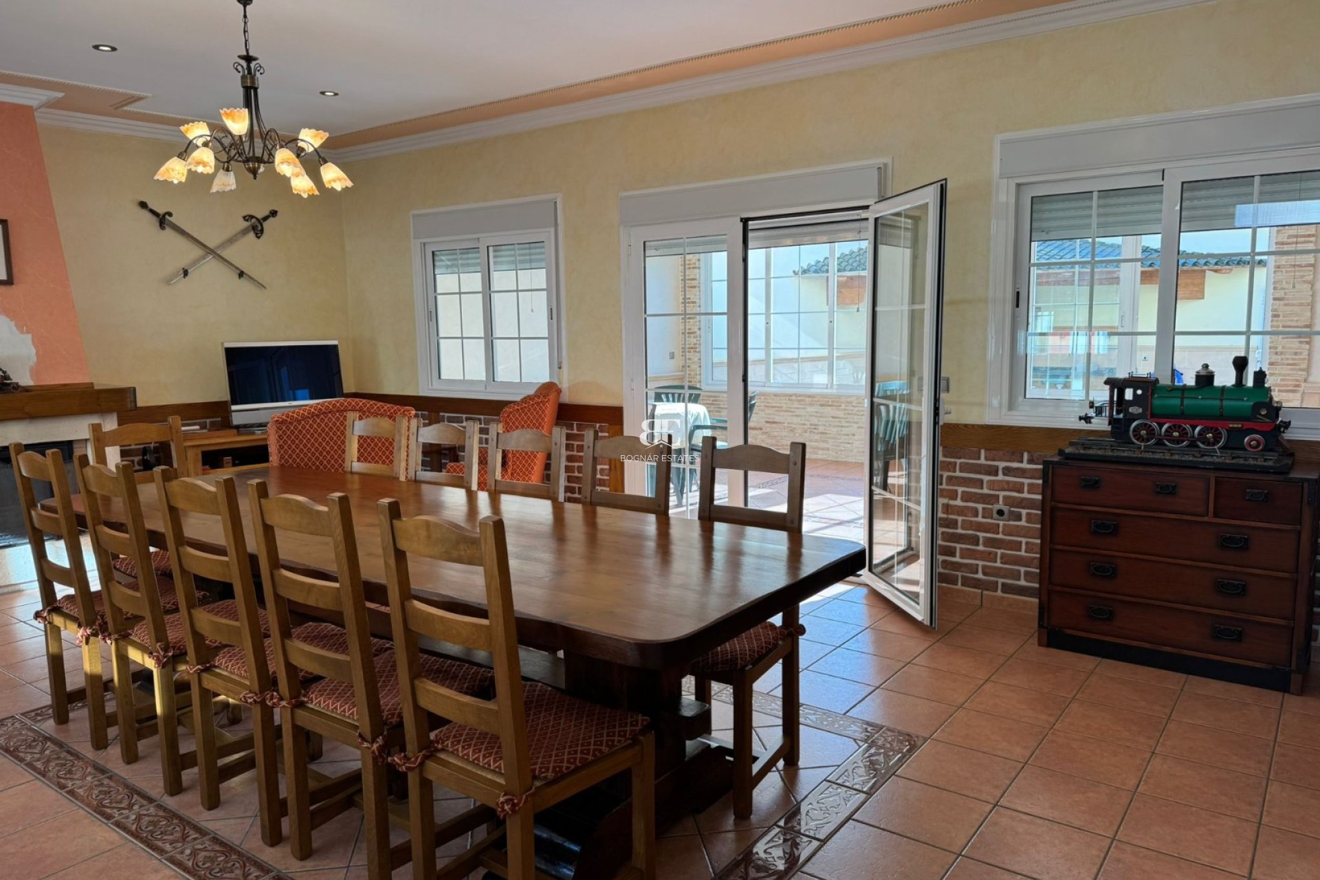 Resale - Townhouse -
Los Montesinos