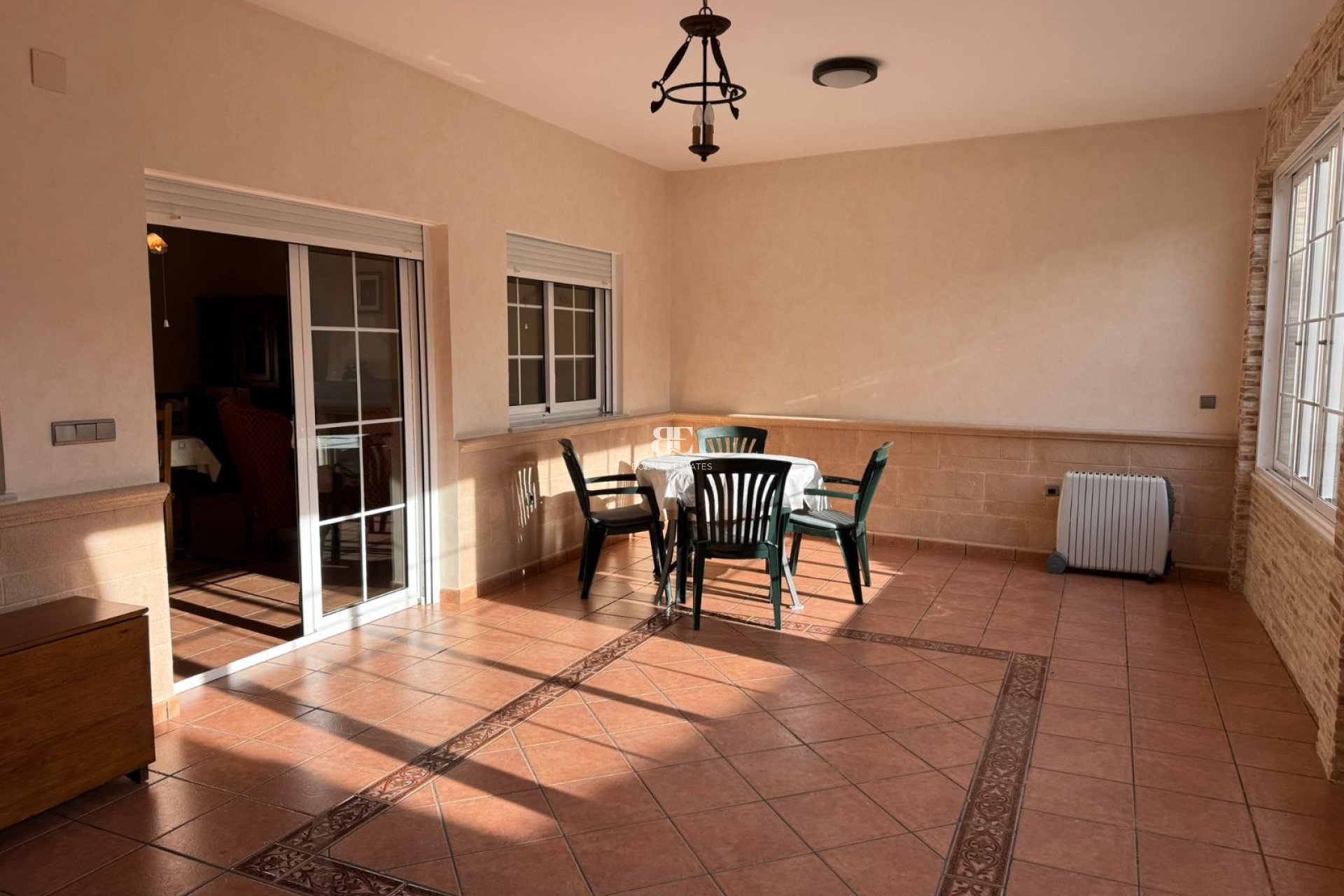 Resale - Townhouse -
Los Montesinos