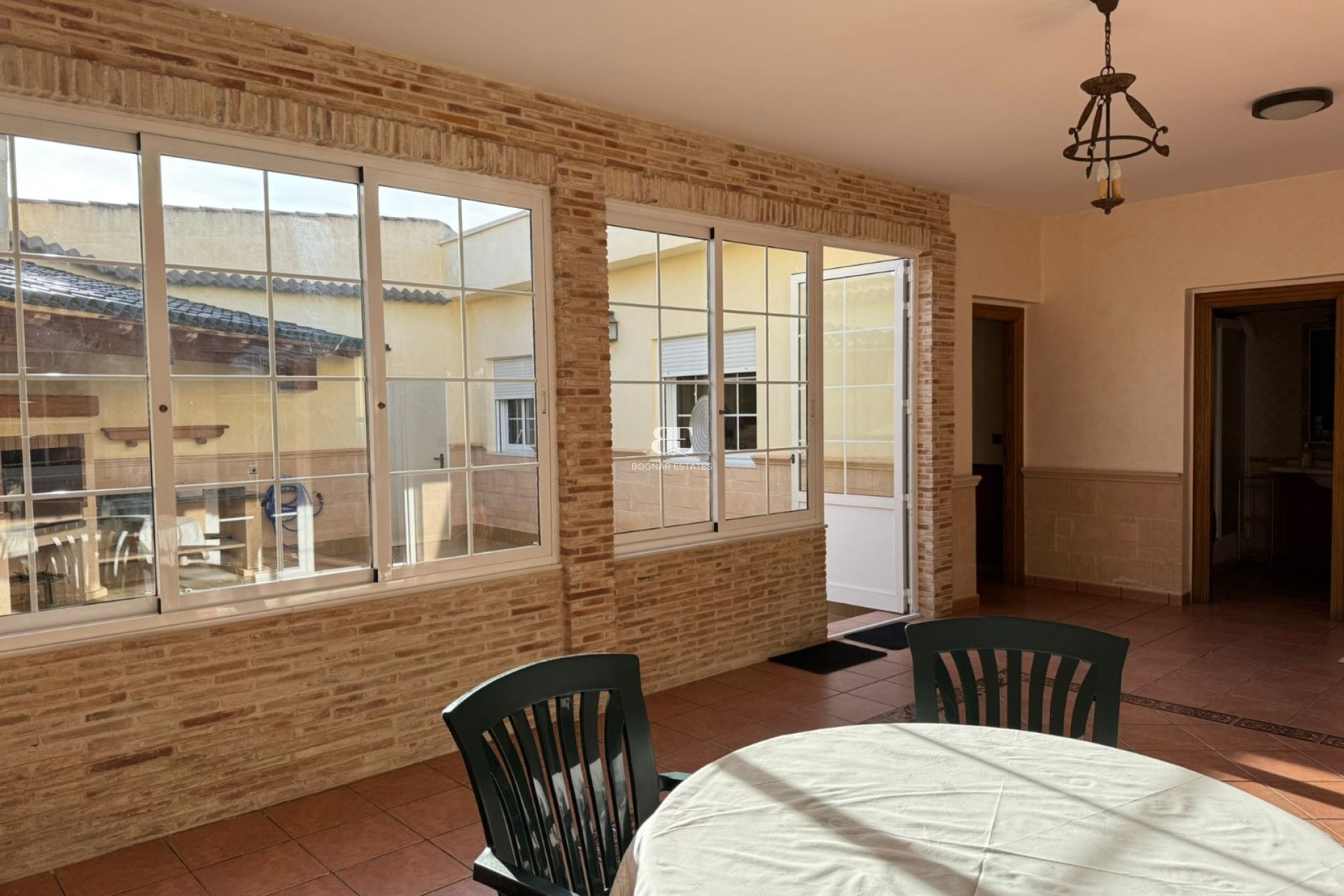 Resale - Townhouse -
Los Montesinos