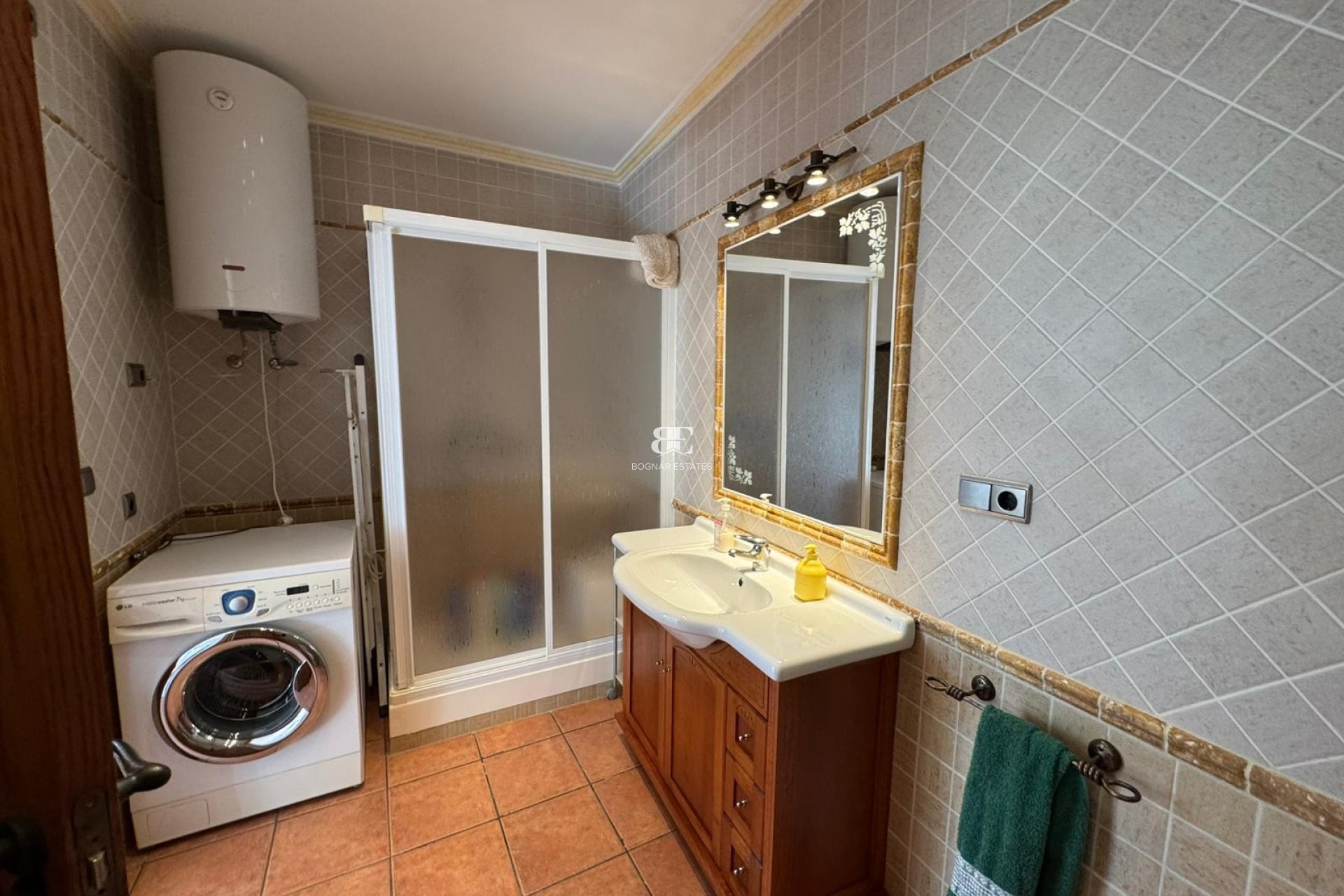 Resale - Townhouse -
Los Montesinos