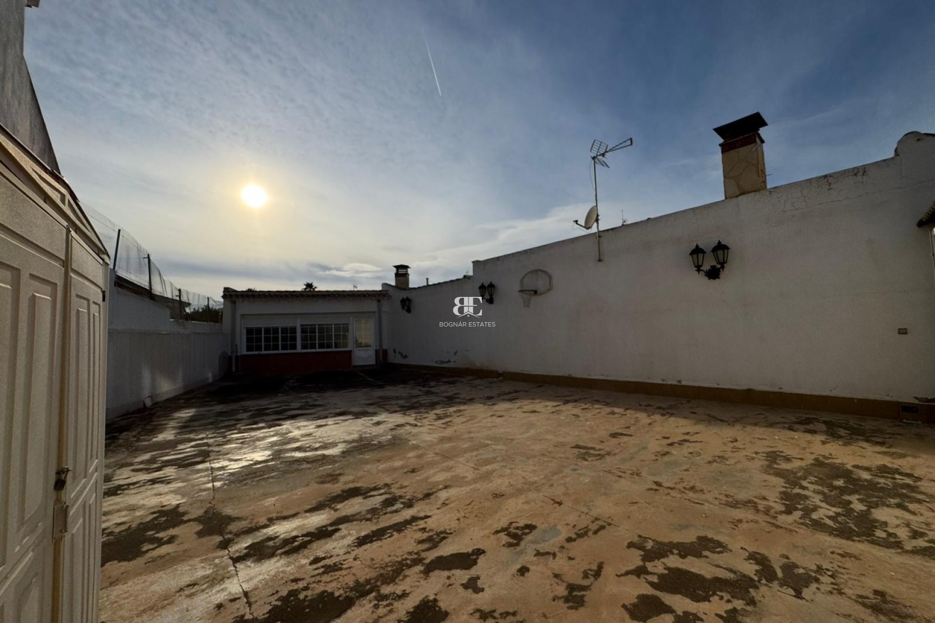 Resale - Townhouse -
Los Montesinos