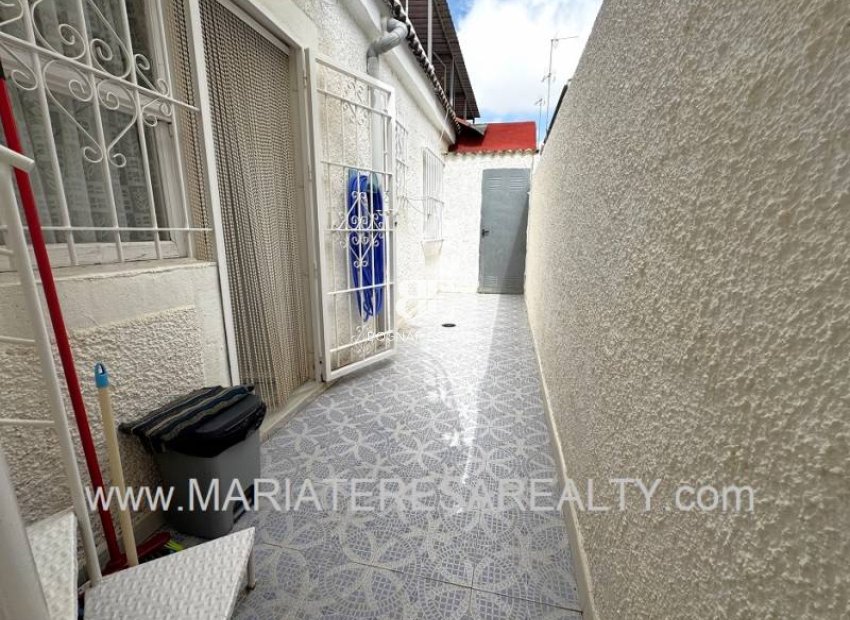 Resale - Townhouse -
Los Narejos - Urb. Oasis