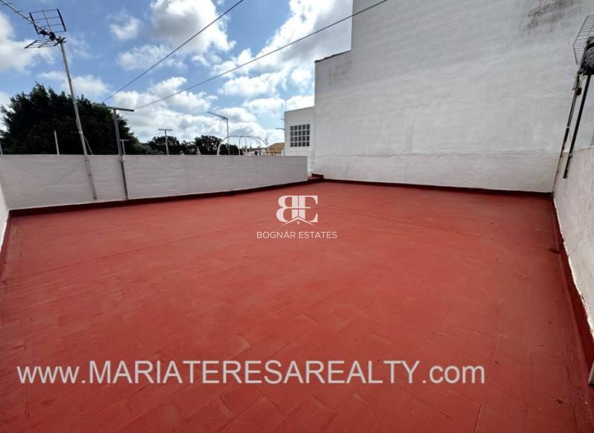 Resale - Townhouse -
Los Narejos - Urb. Oasis