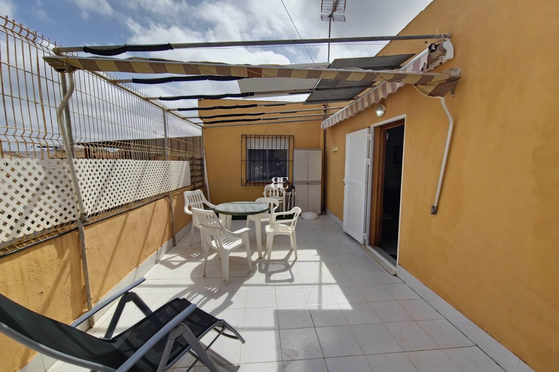Resale - Townhouse -
Los Nietos - Playa