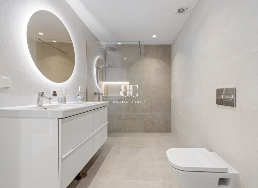 Resale - Townhouse -
Marbella - Nueva Andalucía