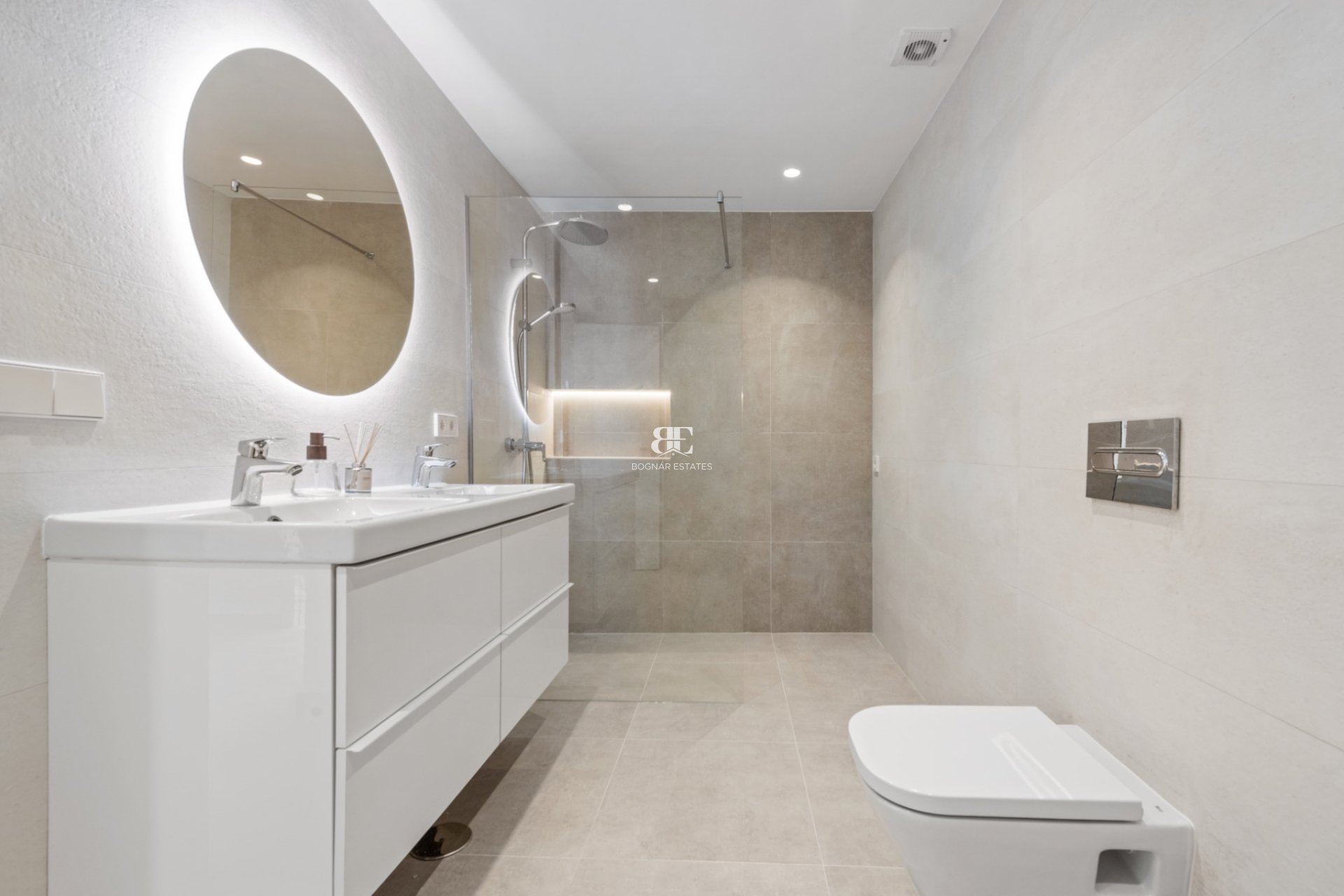 Resale - Townhouse -
Marbella - Nueva Andalucía