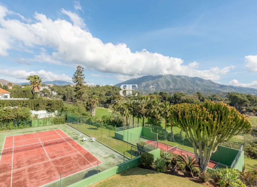 Resale - Townhouse -
Marbella - Nueva Andalucía