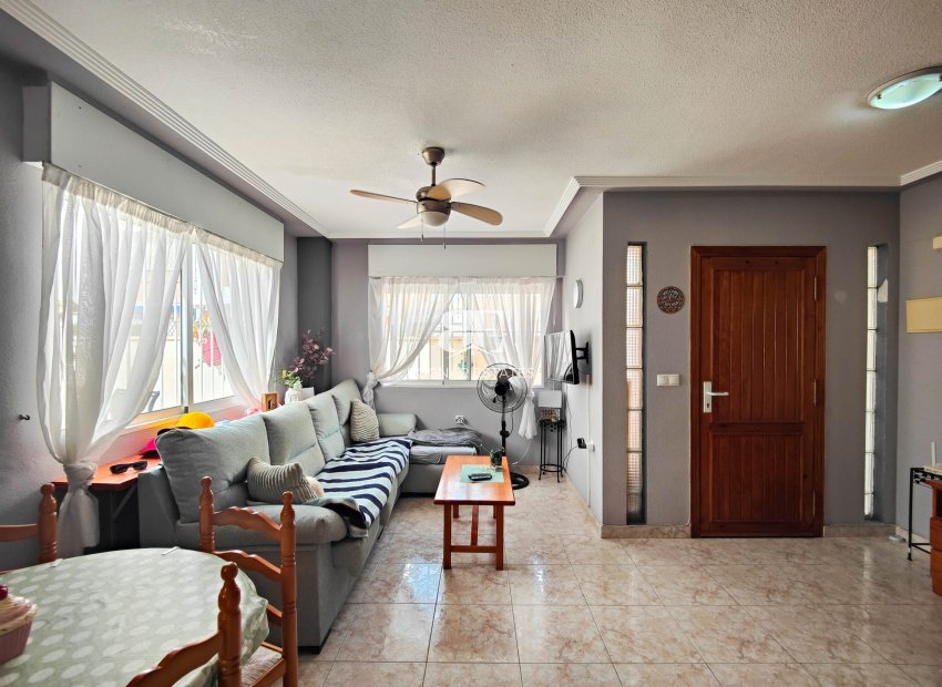 Resale - Townhouse -
Orihuela Costa - Los Altos