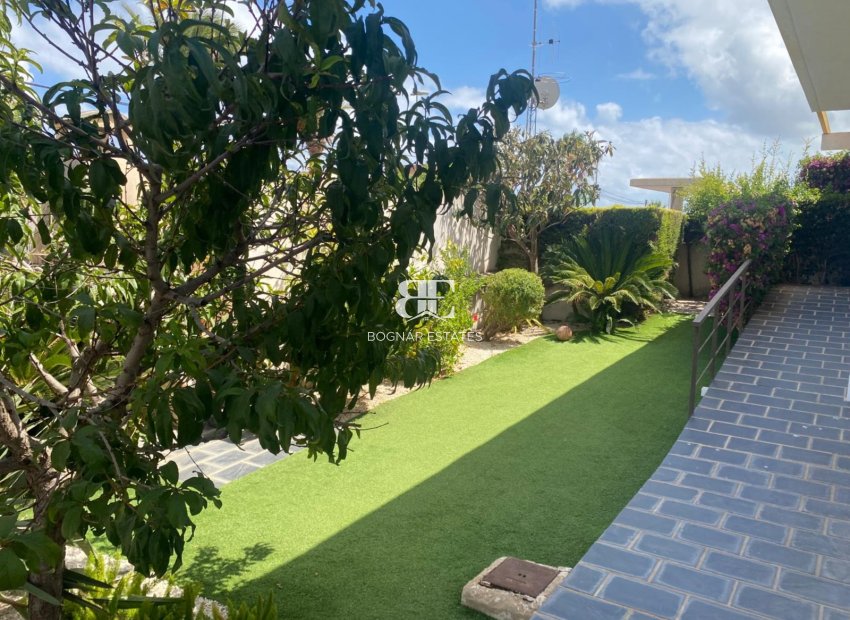 Resale - Townhouse -
Orihuela Costa - Mil Palmeras